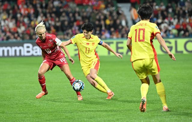 开云体育-遗憾！王珊珊领衔防线百密一疏 高空球成致命伤