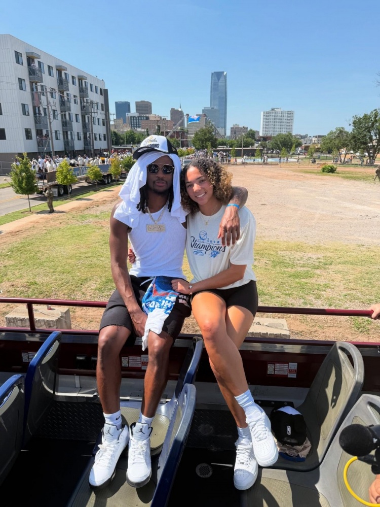 娱乐平台-相聚洛杉矶！卡森谈女友疯三夺冠：看到她实现梦想 真让人高兴